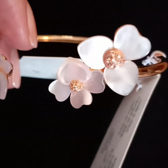 Kate Spade Bracelet(SALE) Free shipping!! ONLY 1 LEFT!!! - Picture 9 of 10